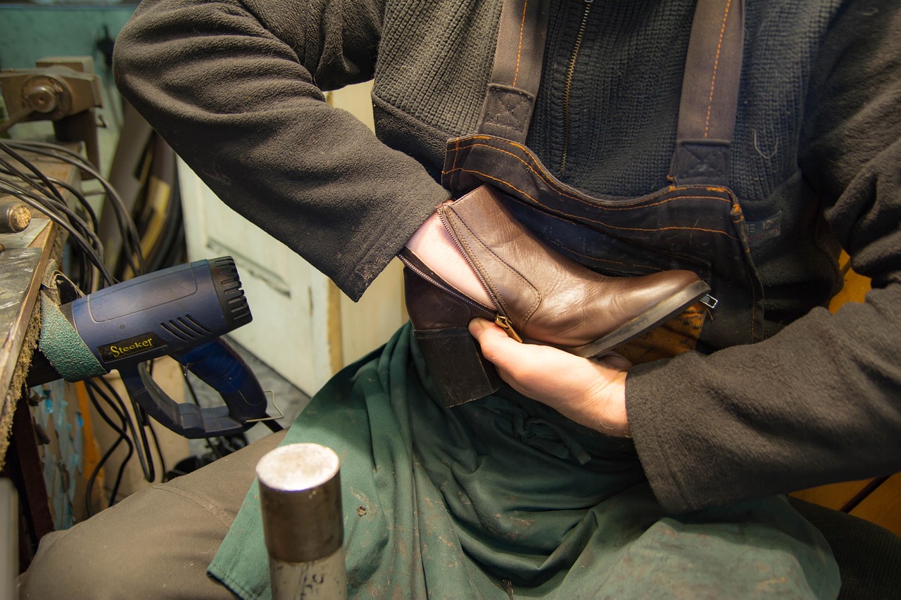 shoe-repair-4811444_1280 copie